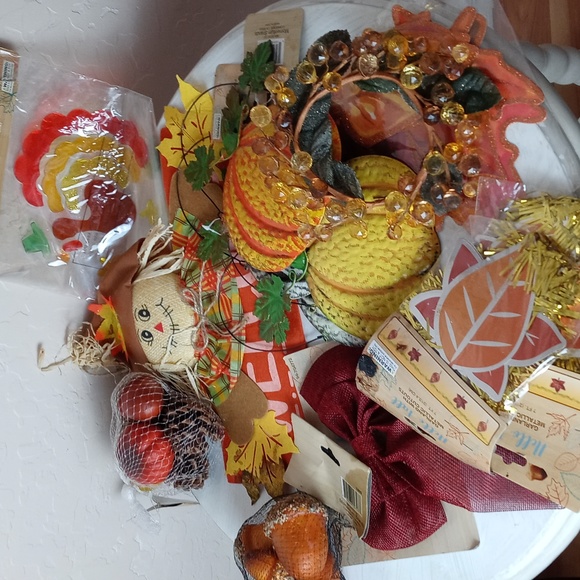 NWT Bundle of Thanksgiving Decor - Picture 2 of 10